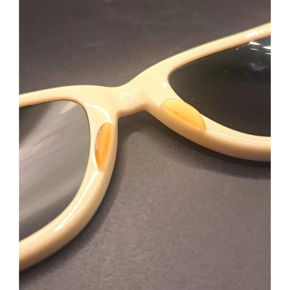 Vintage B&L Ray Ban USA Wayfarer 5022 Sunglasses - Picture 8 of 12